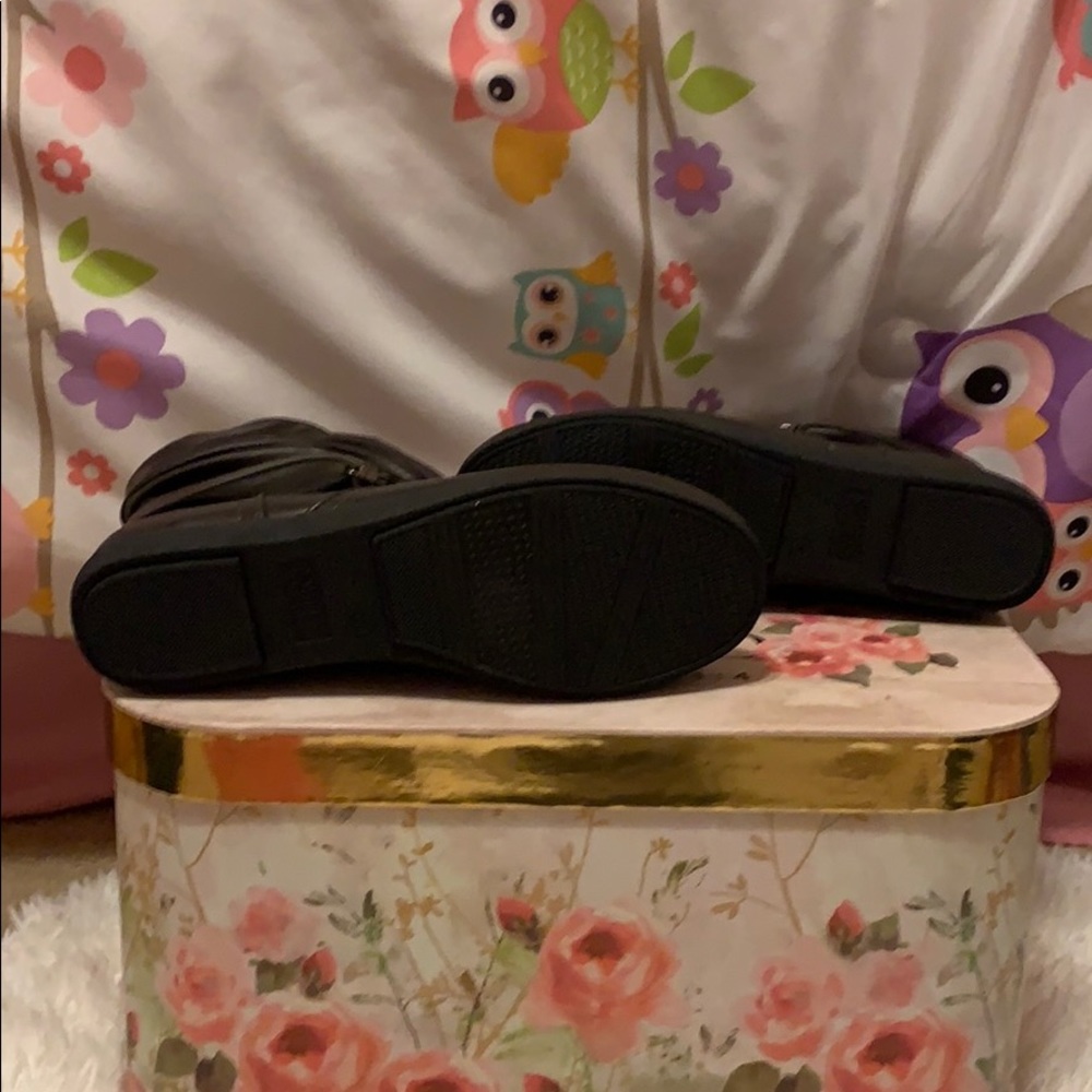 Boots - Picture 2 of 3